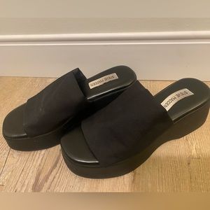 Size 8 - Steve Madden Slinky30 Platform Sandals in Black